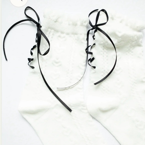 Casa Clara Palina Ballet Ribbon Crew Socks - Picture 4 of 13